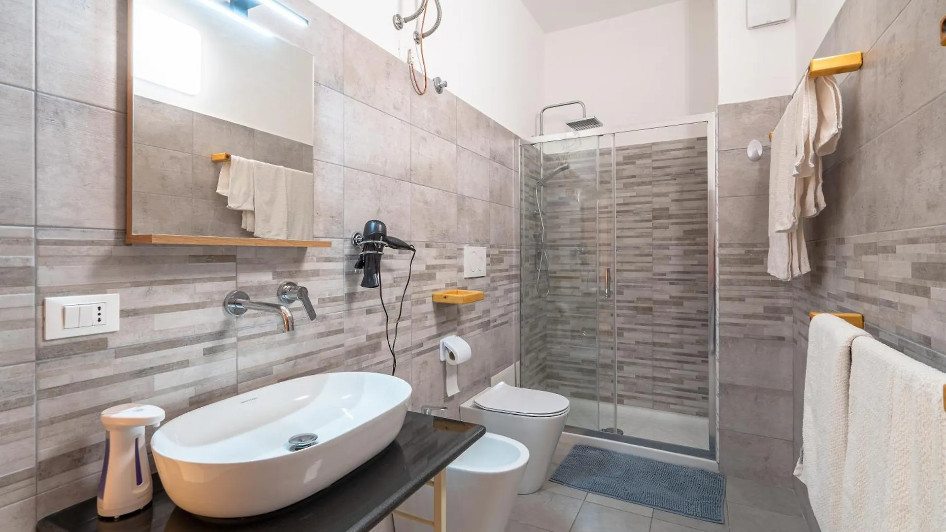 Hotel Il Cappello Sulle 23 Avola 0*,  Italia